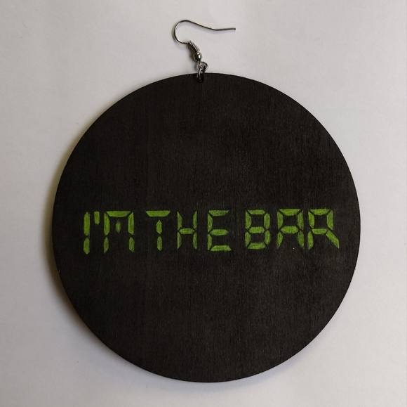 "Queen & Stallion" earrings from the Beyonce Collection - Picture 4 of 6